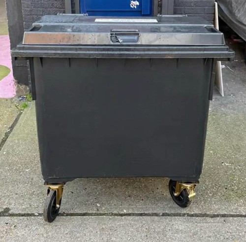 Black 660 litre lockable - litre,